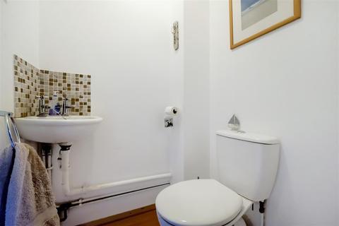 15 Manor Road, Studley, B80 7LN