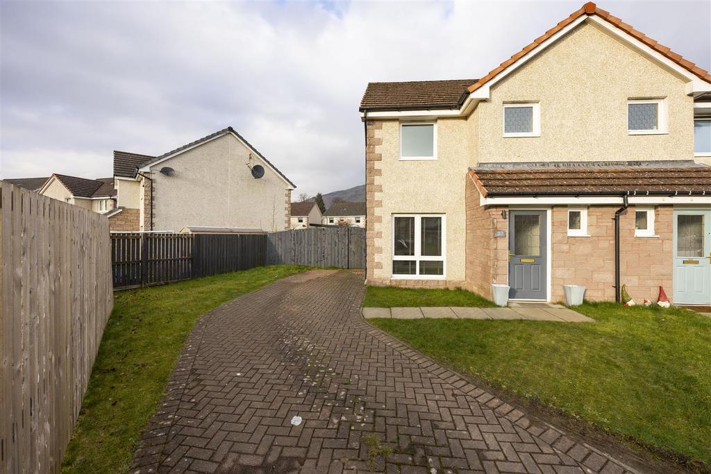 Ivy Leaf Place, Lennoxtown, Glasgow 3 bed semidetached house for sale