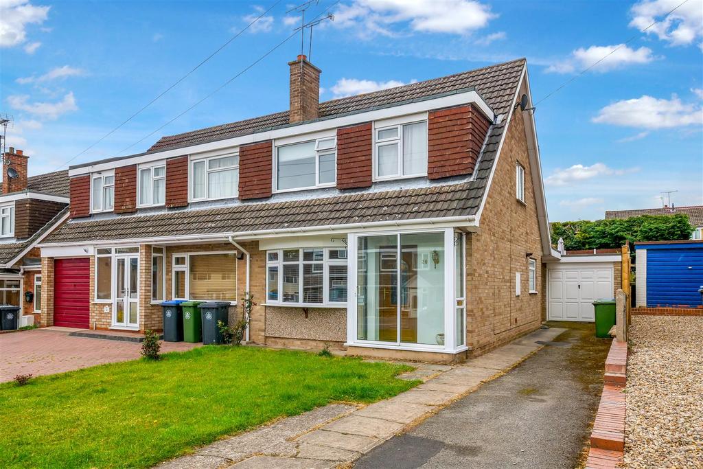 St Martins Avenue, Studley 3 bed semidetached house £250,000