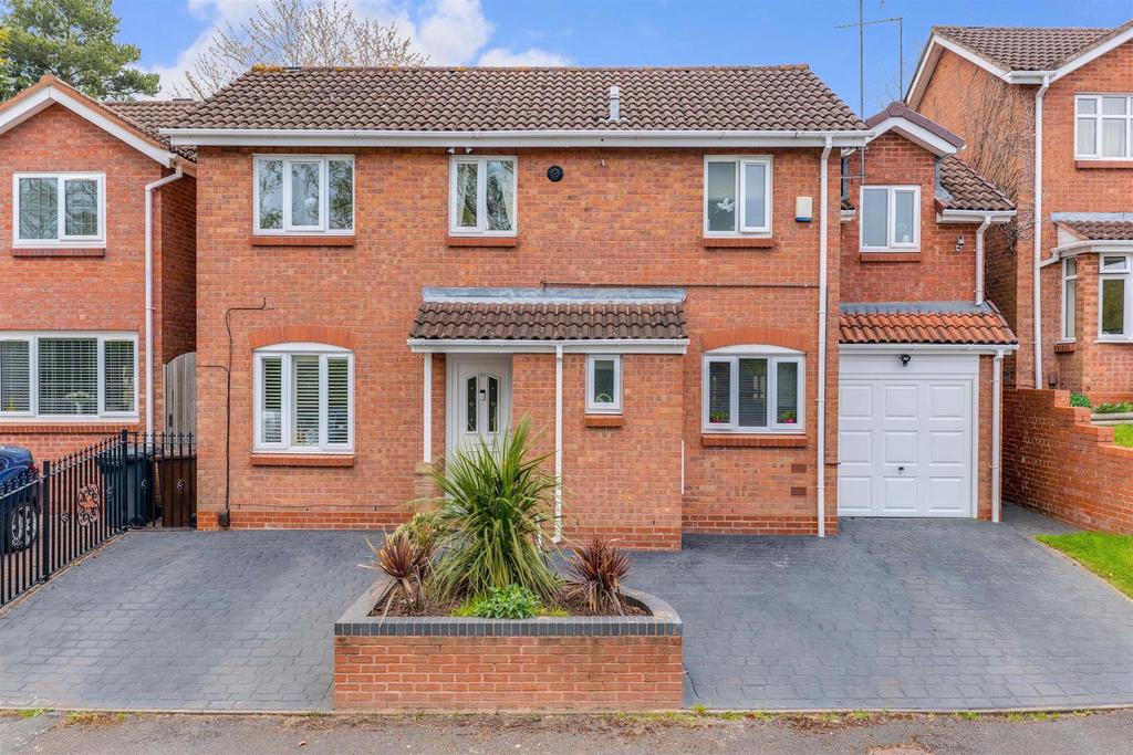 Hatfield Close, Redditch 3 bed detached house £325,000
