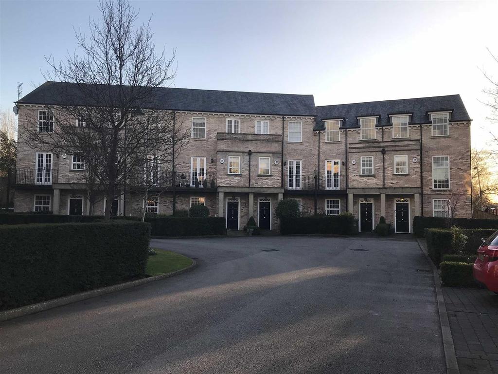 3 Quarrymans View, Timperley 2 bed apartment £1,200 pcm (£277 pw)