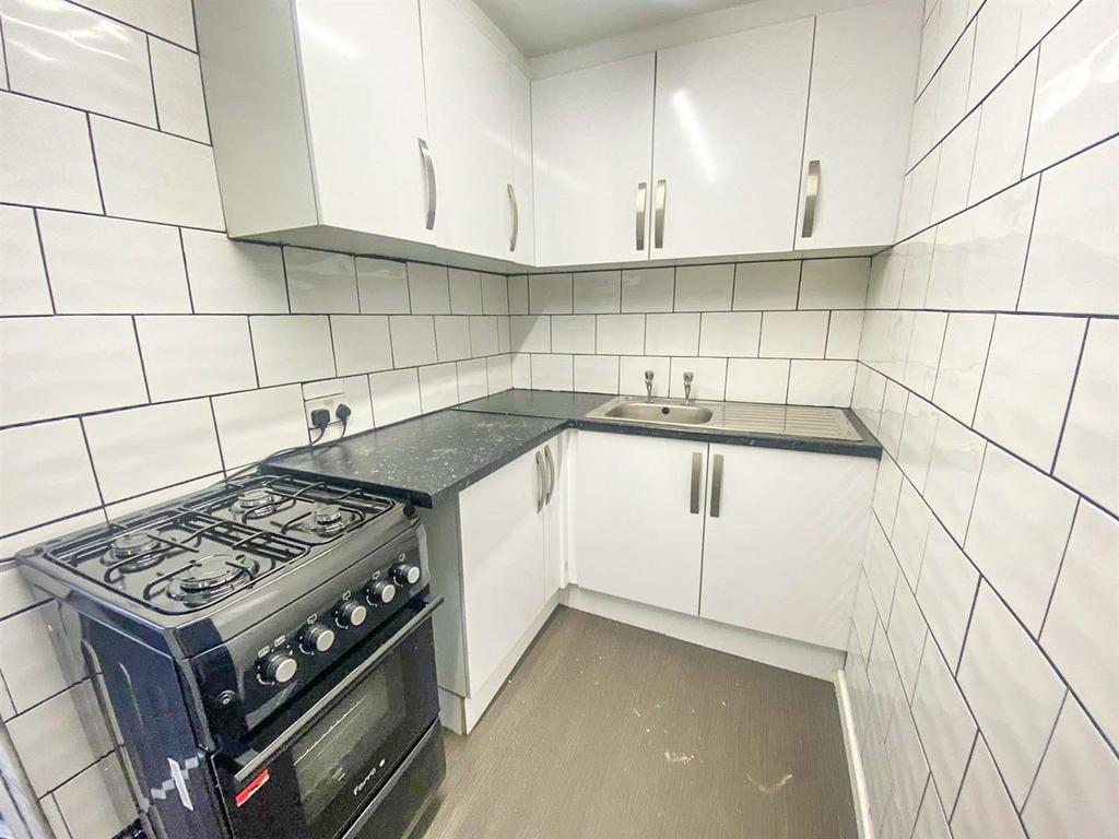 Kitchen1.JPG