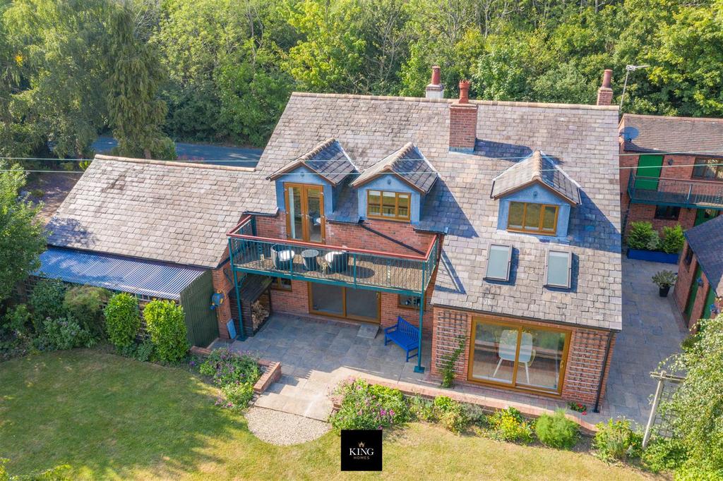 Green Lane, Studley 4 bed detached house £650,000