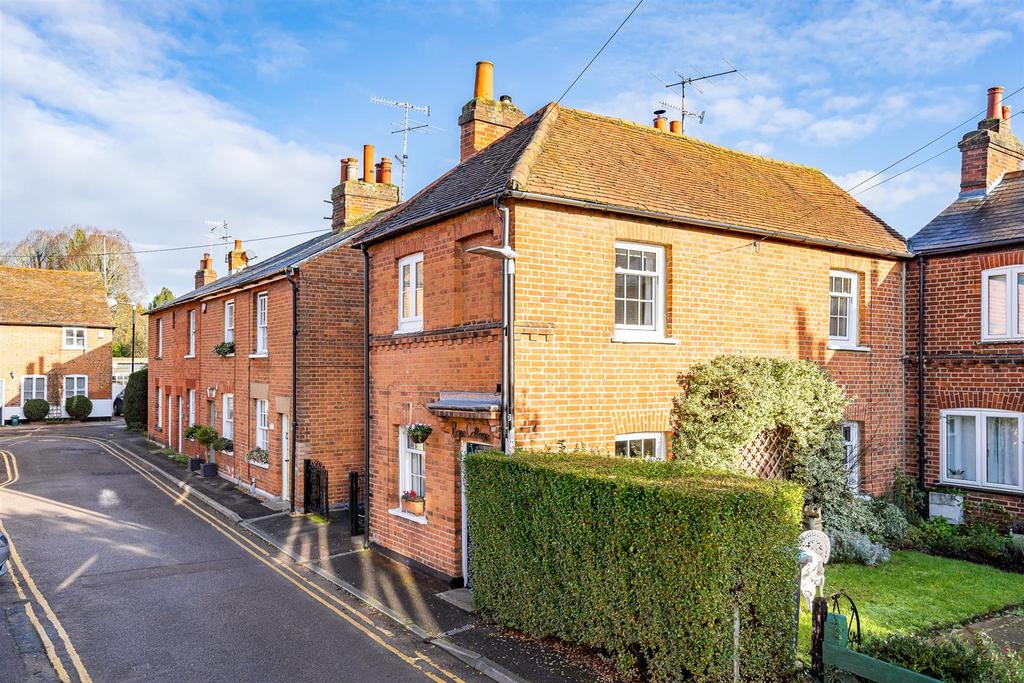 Mimram Road, Welwyn 2 bed semidetached house for sale £450,000