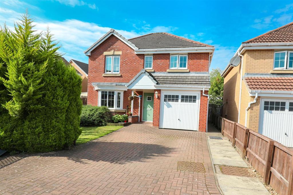 39 Woodlea Grove, Glenrothes 4 bed detached house £214,995