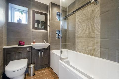 35 Augustine Avenue, Studley, B80 7JL