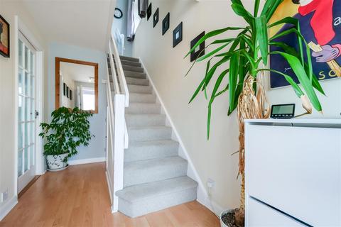 35 Augustine Avenue, Studley, B80 7JL