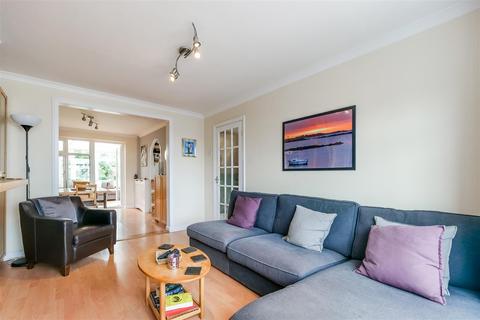 35 Augustine Avenue, Studley, B80 7JL