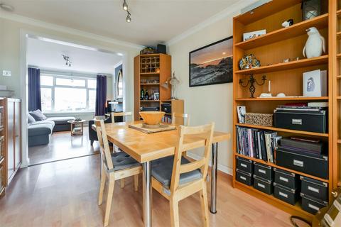 35 Augustine Avenue, Studley, B80 7JL