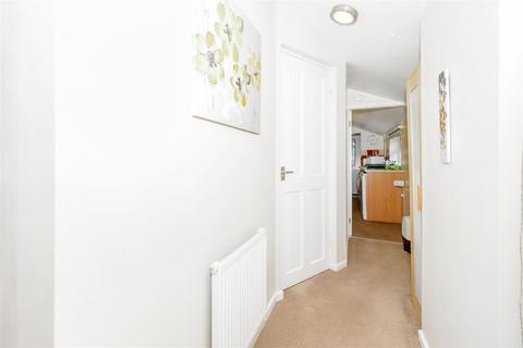 6 Crooks Lane, Studley, B80 7QX