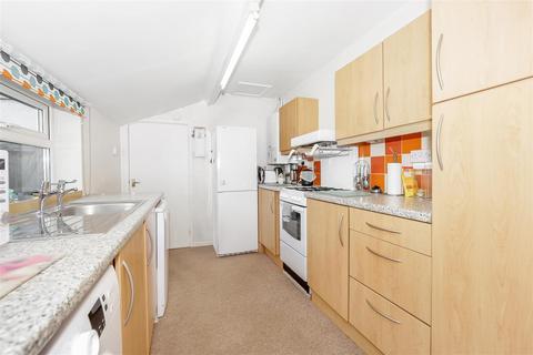 6 Crooks Lane, Studley, B80 7QX