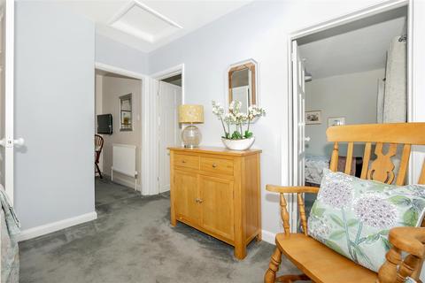 14 Greys Road, Studley, B80 7QQ