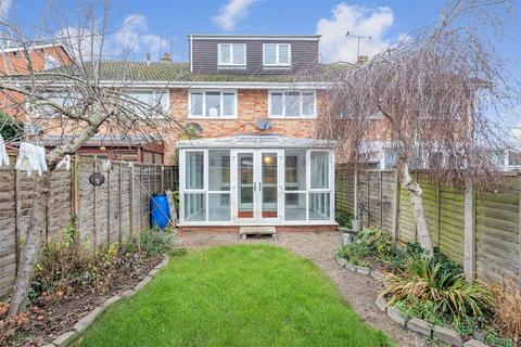 7b Castle Road, Studley, B80 7LP