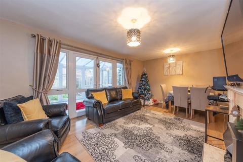 7b Castle Road, Studley, B80 7LP