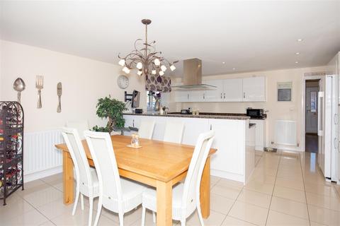 6 Ross Crescent, Inkberrow, Worcester, WR7 4FG