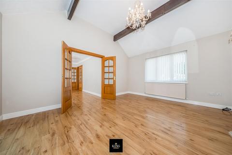16 Abbey Close, Alcester, B49 5QW