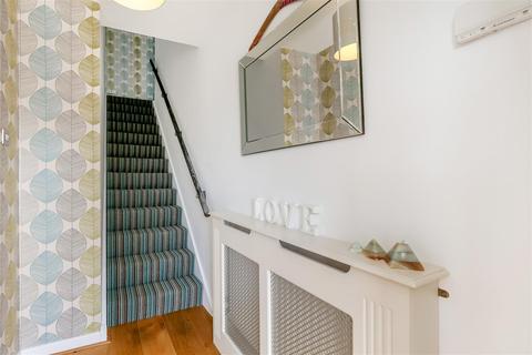 6 Hill View Road, Bidford On Avon, Alcester, B50 4DT