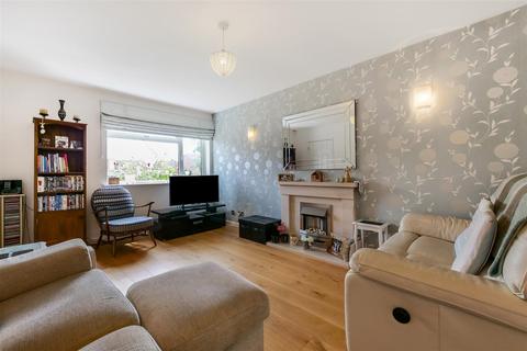 6 Hill View Road, Bidford On Avon, Alcester, B50 4DT