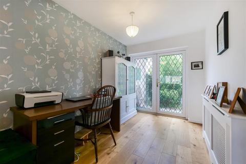 6 Hill View Road, Bidford On Avon, Alcester, B50 4DT
