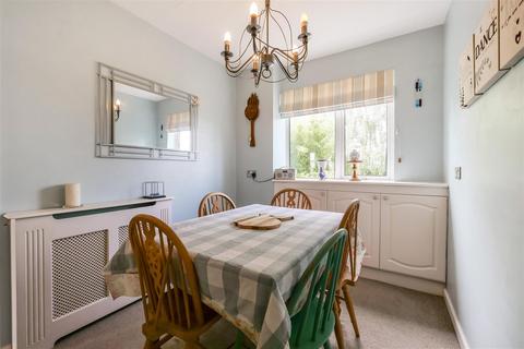 6 Hill View Road, Bidford On Avon, Alcester, B50 4DT