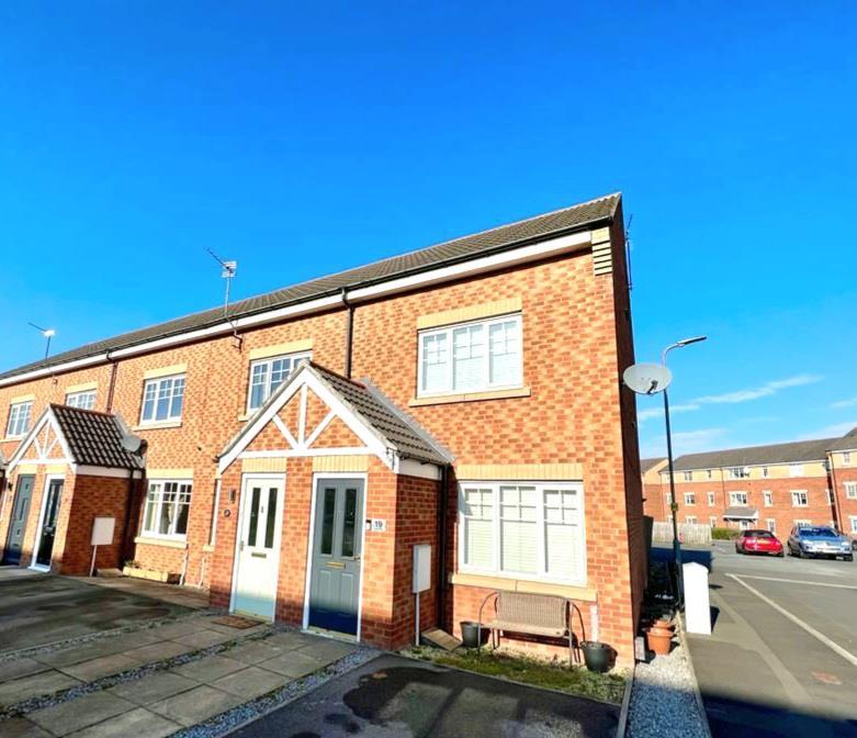 Lyme Park, Ingleby Barwick, StocktonOnTees 3 bed end of terrace house £750 pcm (£173 pw)