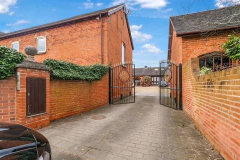 The Granary Haye Lane, Mappleborough Green, Studley, B80 7BX