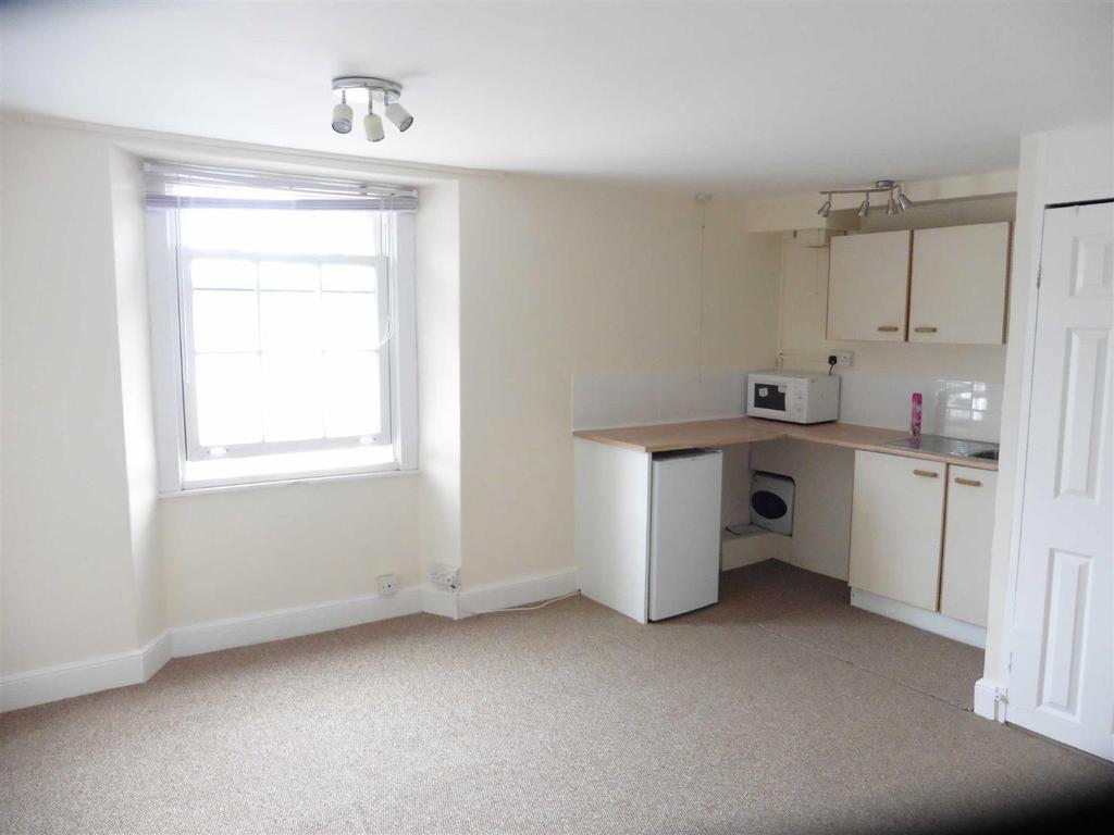 Rear Of 10 West Street, Tavistock 1 bed apartment £390 pcm (£90 pw)