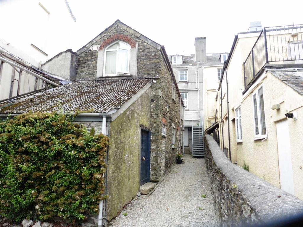 Rear Of 10 West Street, Tavistock 1 bed apartment £390 pcm (£90 pw)