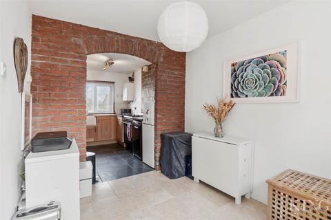 7 Manor Mews, Studley, B80 7PR