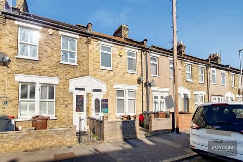 39 Heath Road, Romford, RM6 6LJ