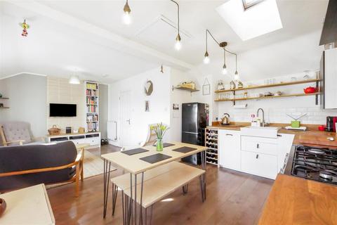 Apartment 5, The Old Bridge Inn High Street, Bidford On Avon, Alcester, B50 4BG