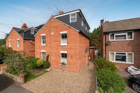 9 North Road, Ascot, SL5 8RP