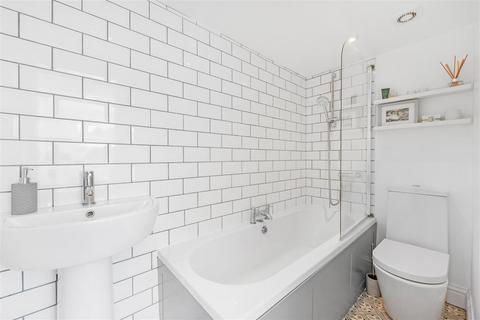 9 North Road, Ascot, SL5 8RP