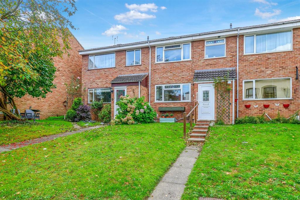 Redditch Road, Studley 3 bed terraced house £195,000