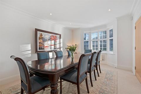 2 Gatcombe Crescent, Ascot, SL5 7HA