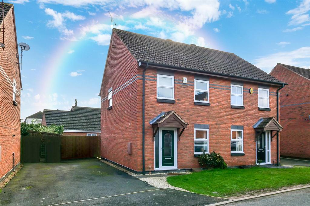 St. Agnes Close, Studley 2 bed semidetached house £215,000
