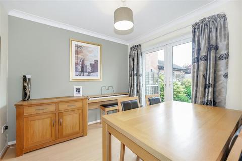 24 Court Way, Bidford On Avon, Alcester, B50 4BN