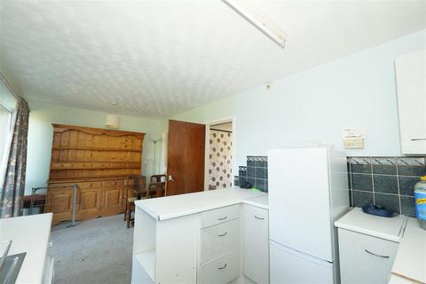 19 Gunners Lane, Studley, B80 7LX