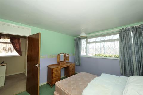 19 Gunners Lane, Studley, B80 7LX