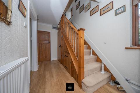 22 Holt Road, Studley, B80 7NX