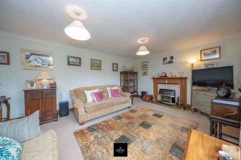 22 Holt Road, Studley, B80 7NX