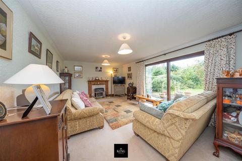 22 Holt Road, Studley, B80 7NX