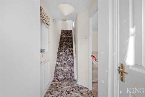 14 Abbeyfields Drive, Studley, B80 7BF