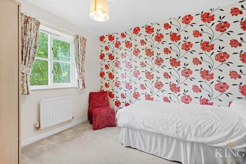 14 Abbeyfields Drive, Studley, B80 7BF