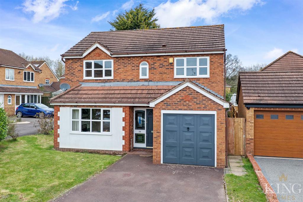 Johns Close, Studley 4 bed detached house £390,000