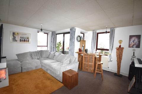 1 bedroom apartment for sale - Heath Court, Heath Close West Cross, Swansea
