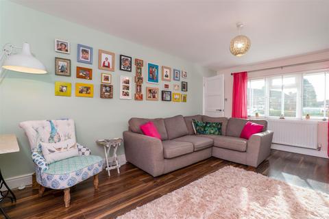 48 Allendale Crescent, Studley, B80 7PY
