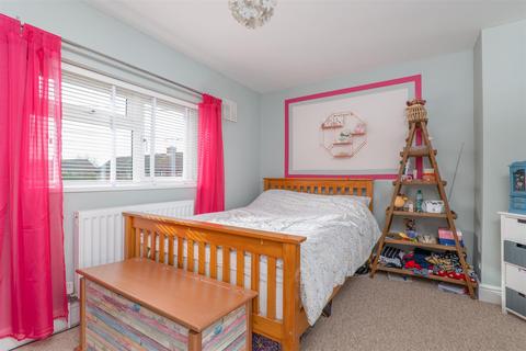 48 Allendale Crescent, Studley, B80 7PY