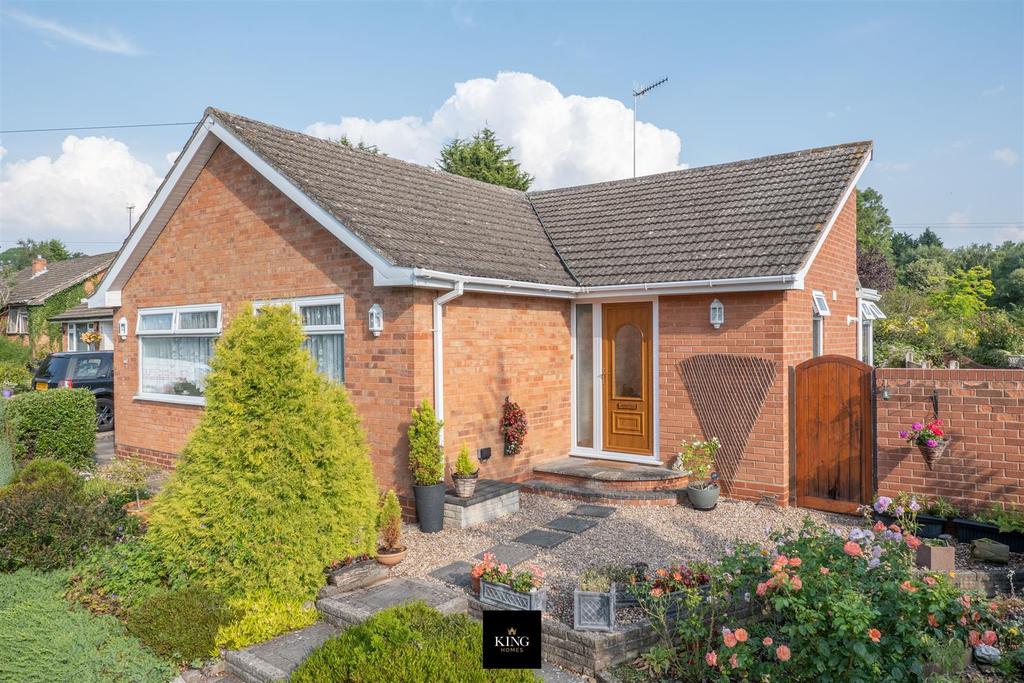 Lower Cladswell Lane, Cookhill, Alcester 2 bed detached bungalow £395,000