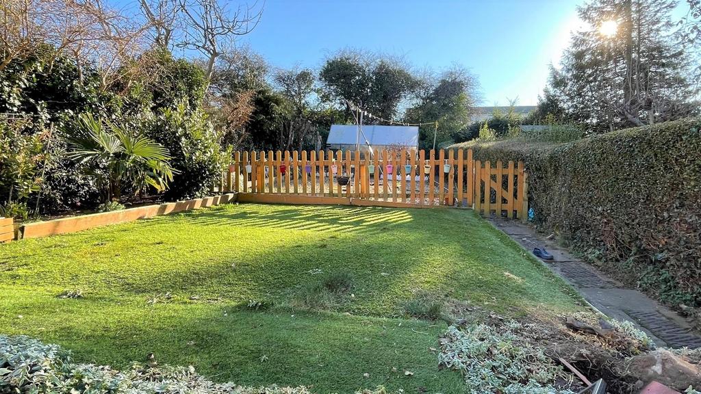 Llysfaen Road, Old Colwyn, Colwyn Bay 3 bed semidetached house for